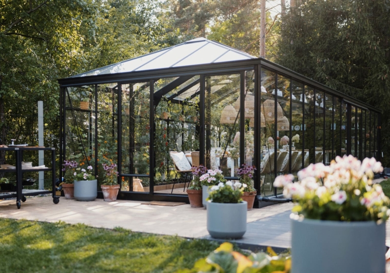 Large Glass greenhouse orangery TETRA EXTRA | Gardenis Large Glass greenhouse orangery drivhus vinterhage växthus orangeri växthus aluminium kasvihuoneet orangeria udestuer kasvuhoone siltumnīcas ziemas dārzi gewächshäuser wintergärten orangerie szklarnia ogrodowa ogrody zimowe TETRA EXTRA | Gardenis