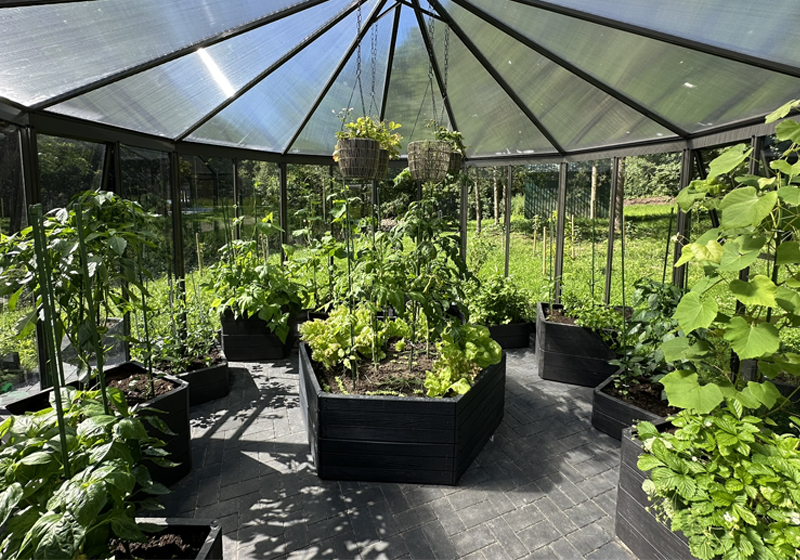 Ringo-apvalus-siltnamis-Kauno-Zoo-Gardenis